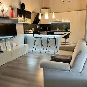 https://benvenuti-in-casa-peluca.hotelinveneto.com